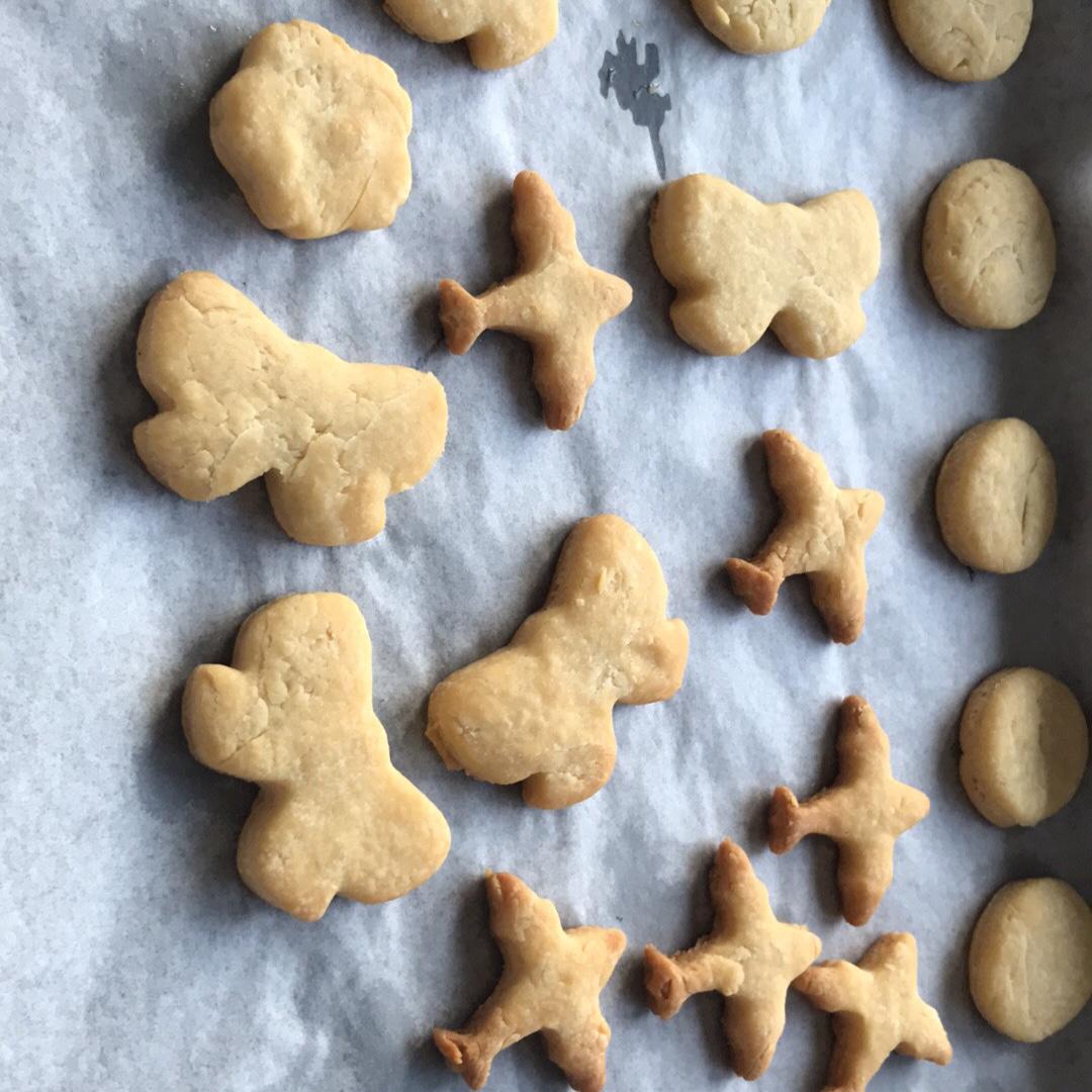 宝宝辅食：奶香饼干小方-12M+