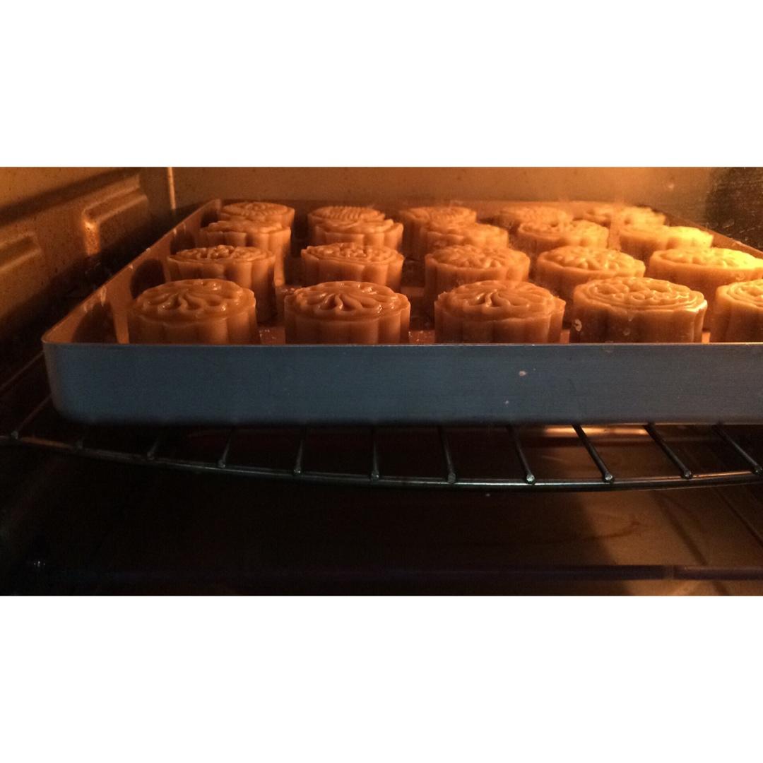 广式月饼—蛋黄莲蓉月饼