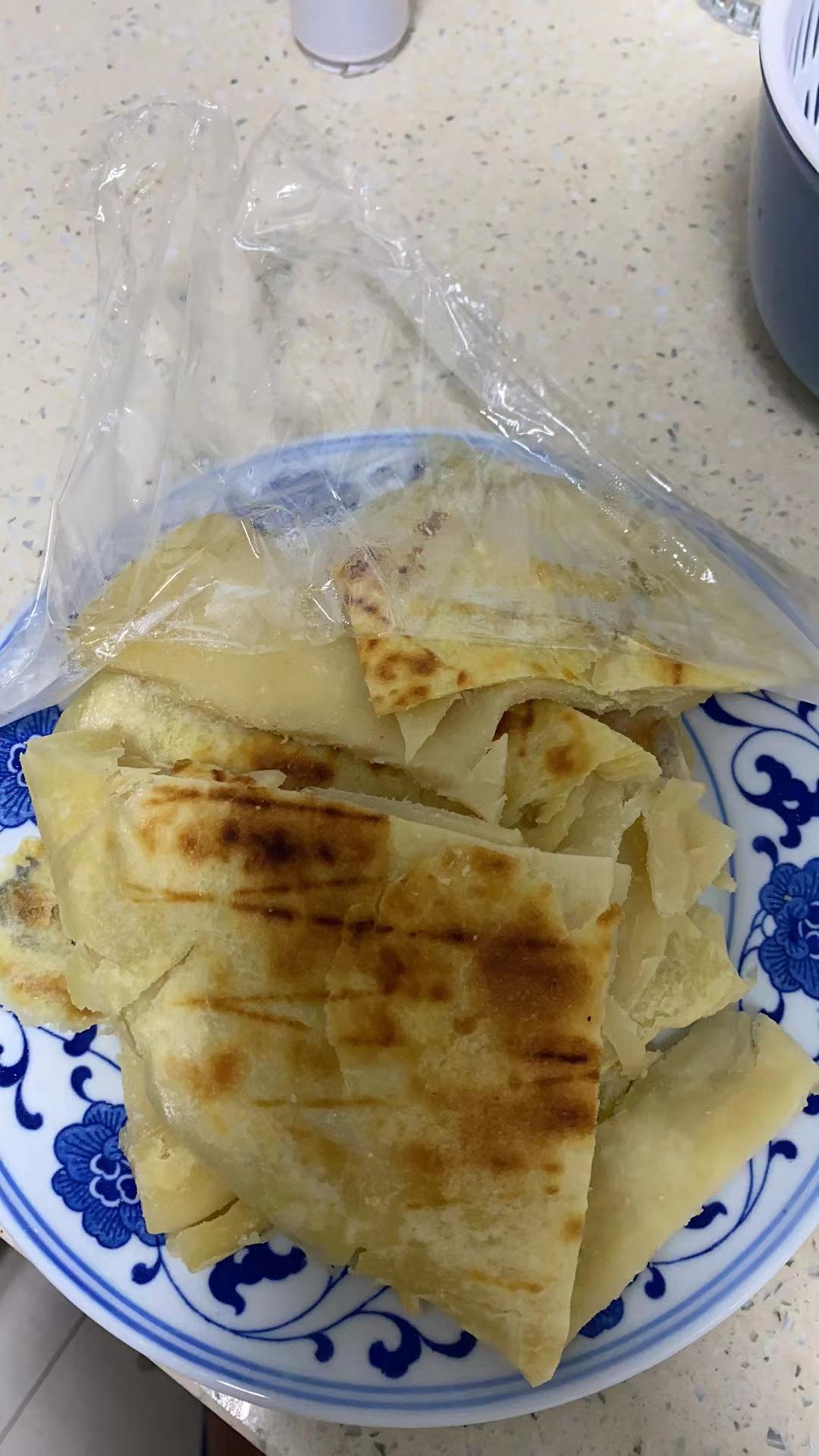 烙饼不硬的小窍门 掌握了你也能看出柔软多层凉了不硬的小油饼