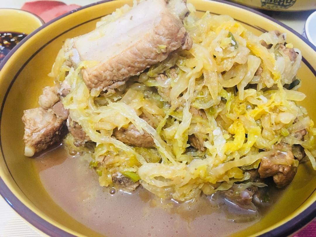 东北酸菜炖排骨