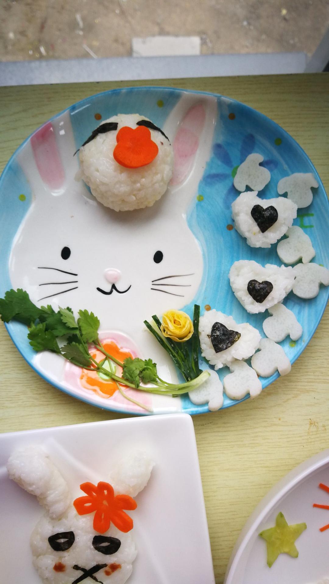 卡通造型爱心便当