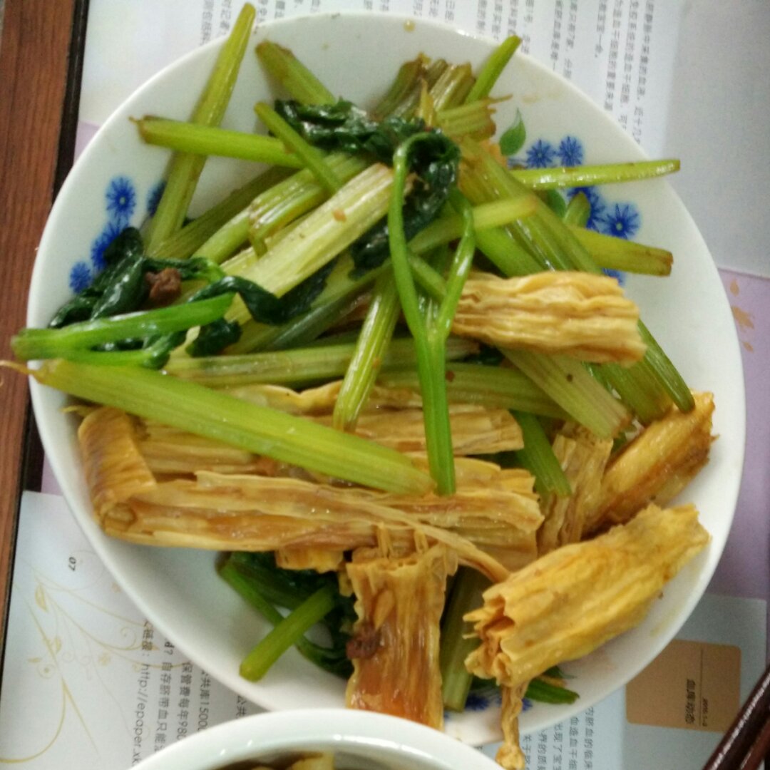 芹菜炒腐竹