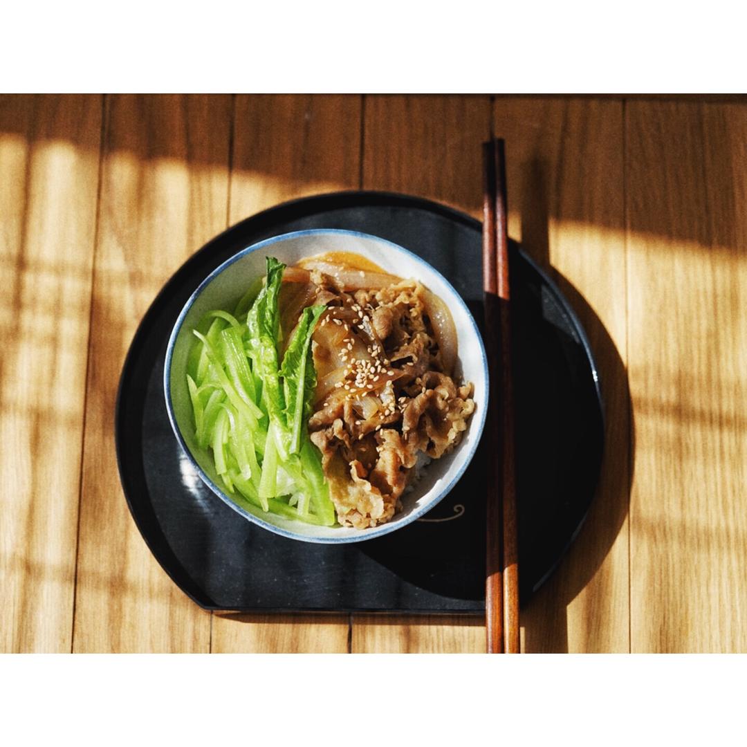 洋葱肥牛饭