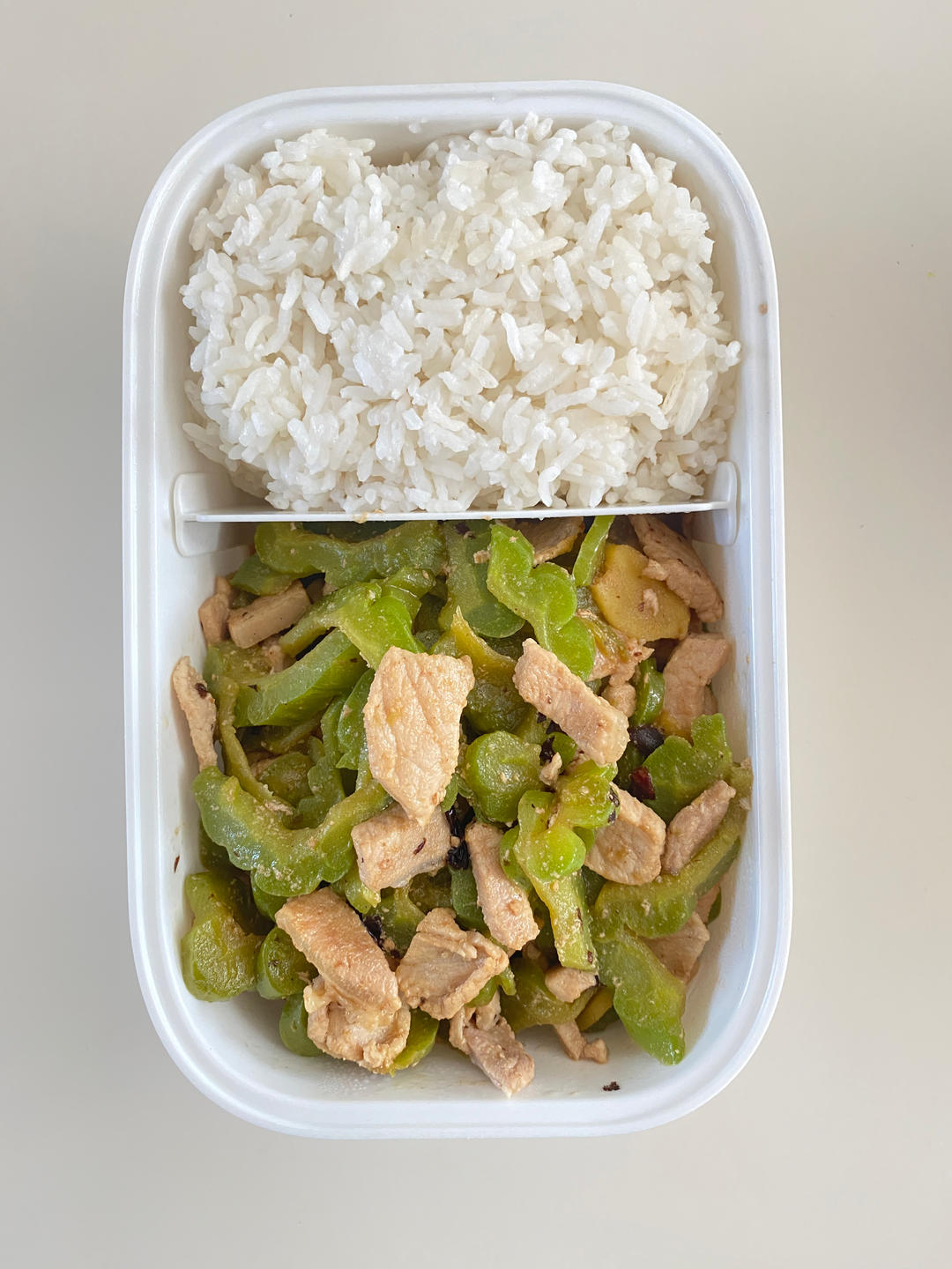 我的便当类-排骨闷饭