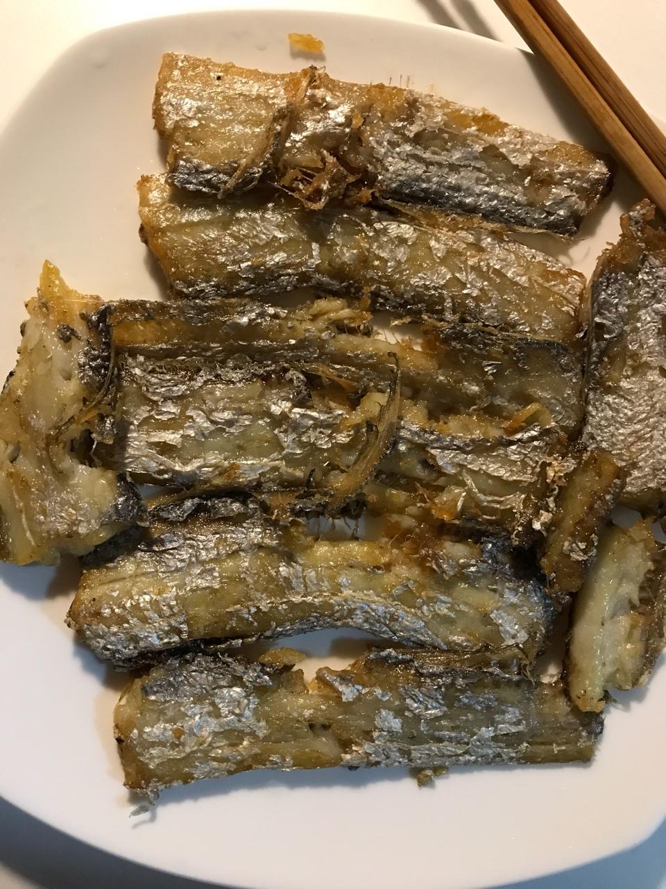 香煎带鱼（不裹粉不易烂的技巧）