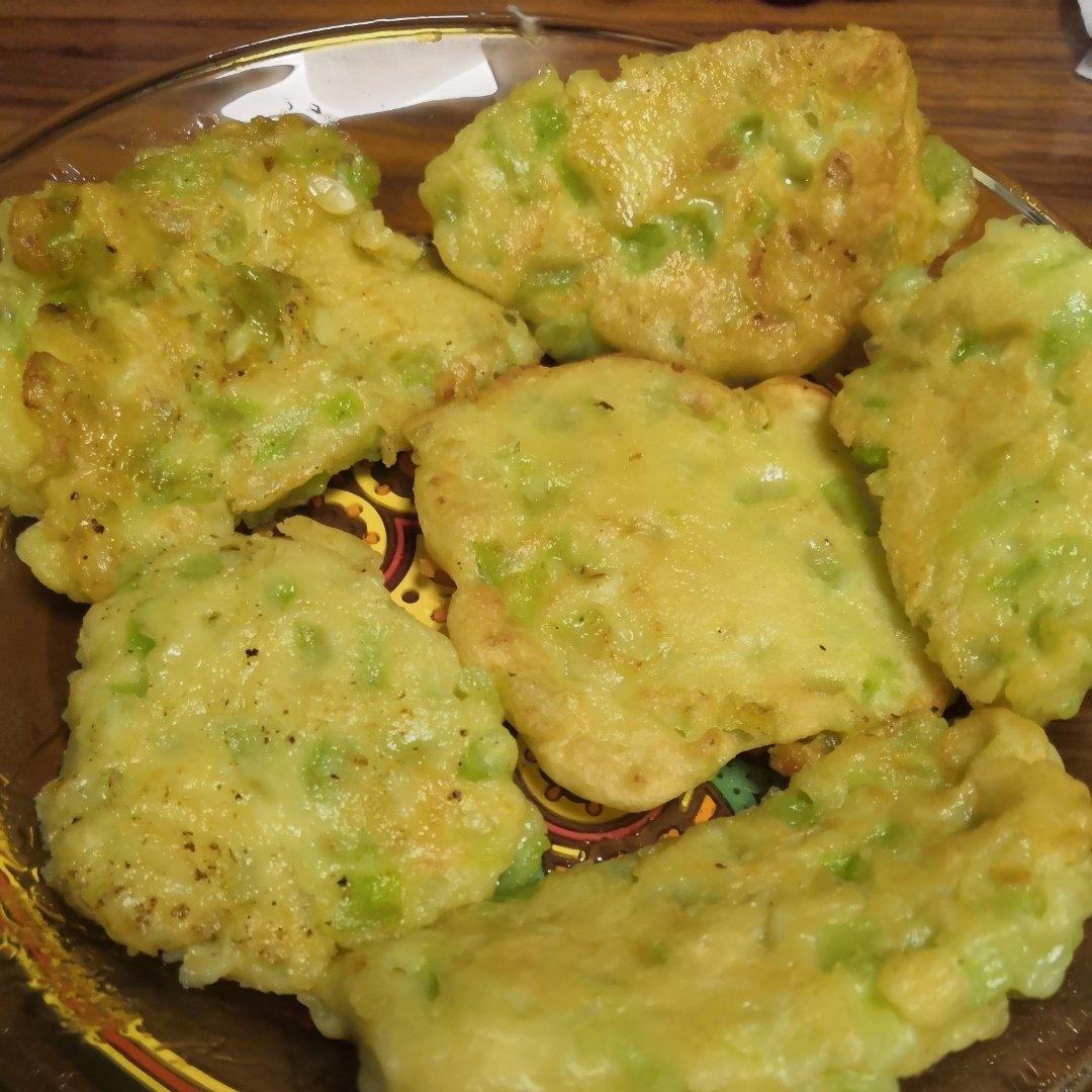 外婆从小吃到大的绿油油的丝瓜饼