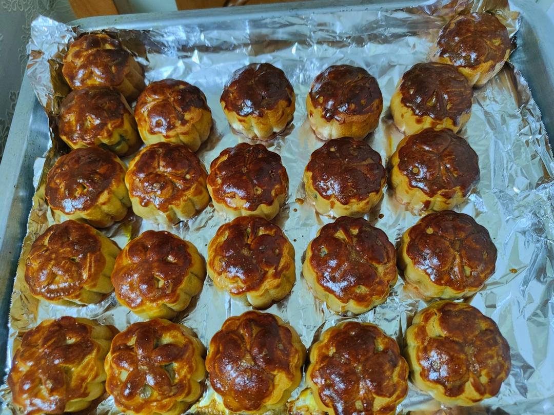 广式月饼——蛋黄莲蓉月饼