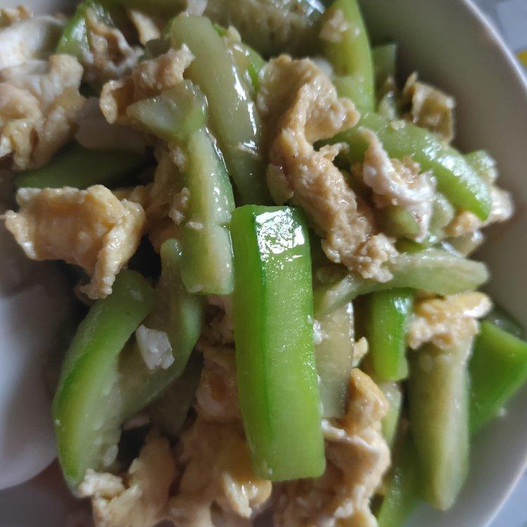 丝瓜炒鸡蛋5分钟夏日防暑快炒