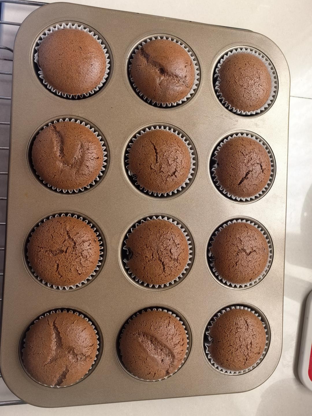不回缩不开裂戚风纸杯蛋糕