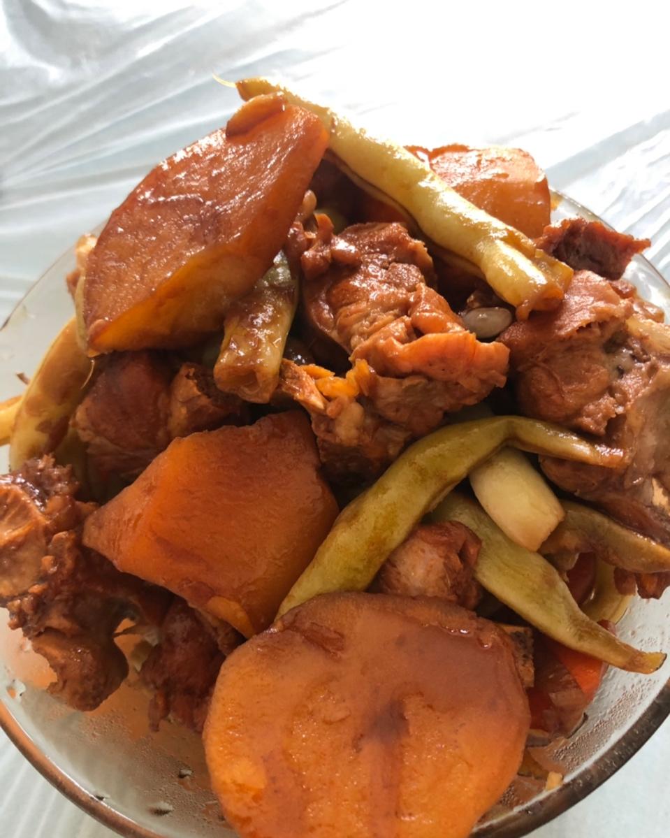 红烧排骨炖豆角土豆