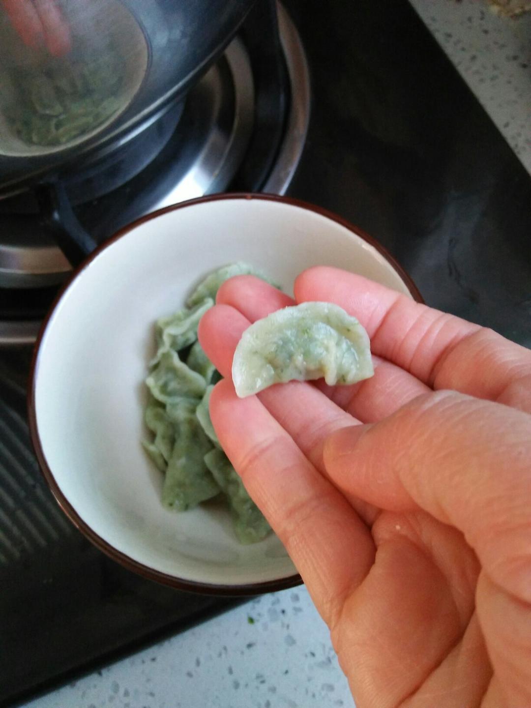 做过 宝宝辅食迷你水饺 菠菜汁和面,白菜肉馅小饺子