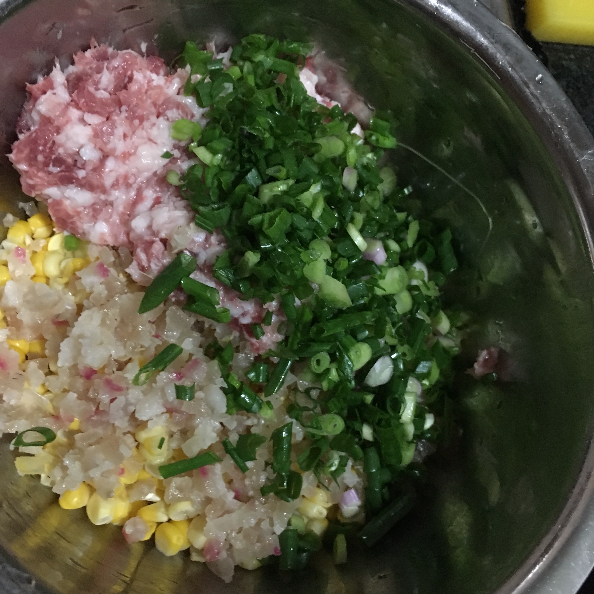 玉米猪肉饺的做法 步骤5