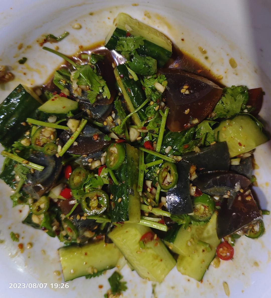 夏日开胃小凉菜“皮蛋拌黄瓜🥒”开胃减脂