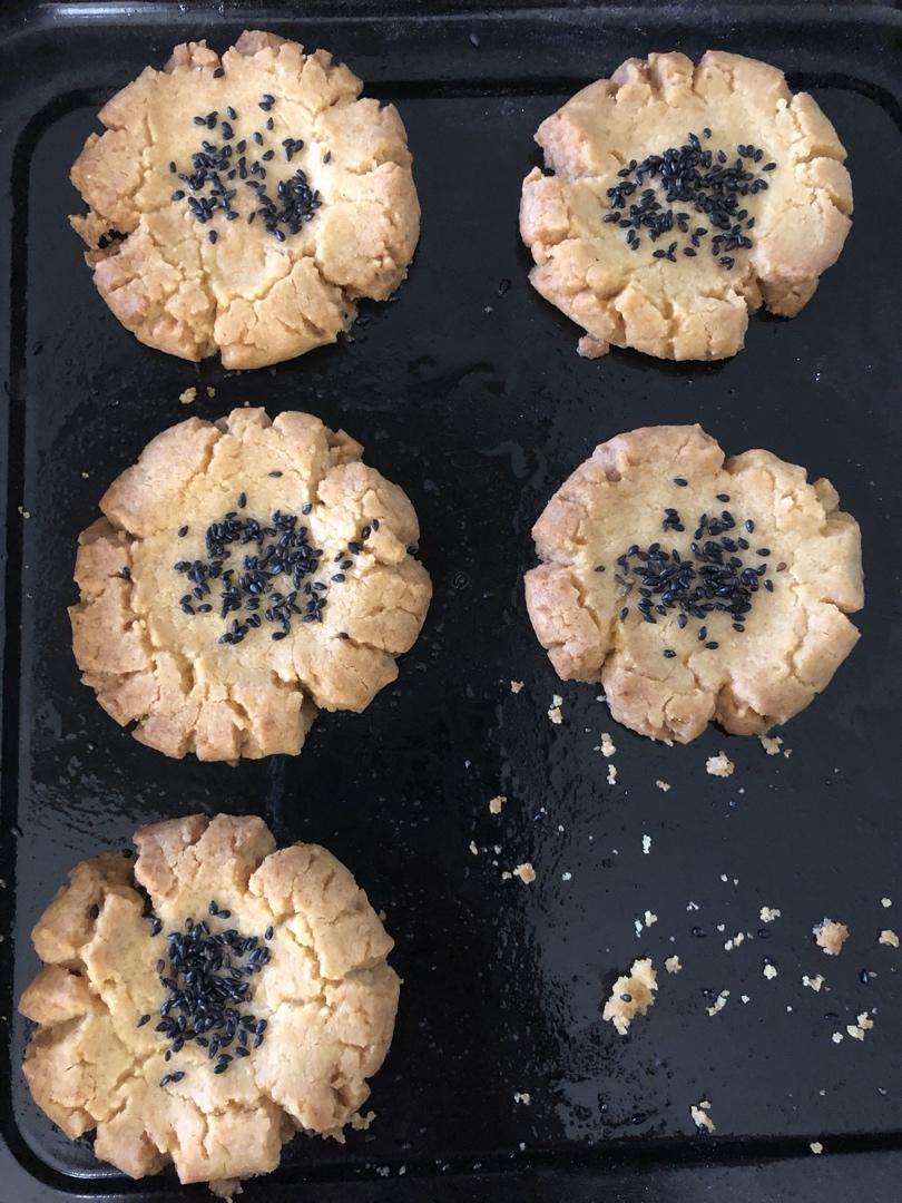 轻轻一按就碎掉的原味桃酥（不输猪油版）