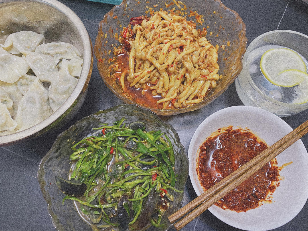 2块5一袋的红油金针菇，学会了自己做，超香