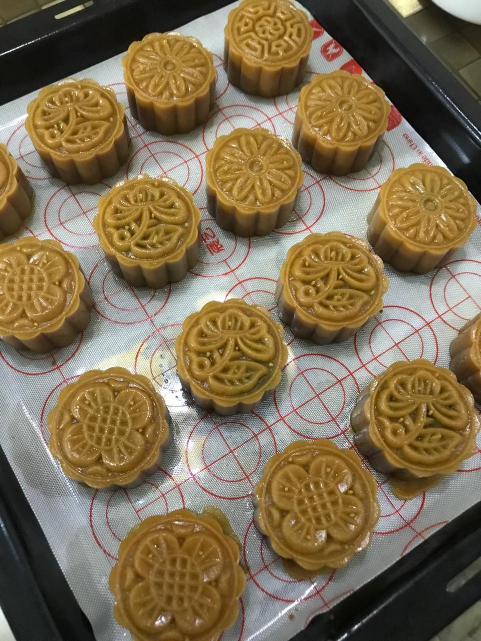 广式月饼——蛋黄莲蓉月饼