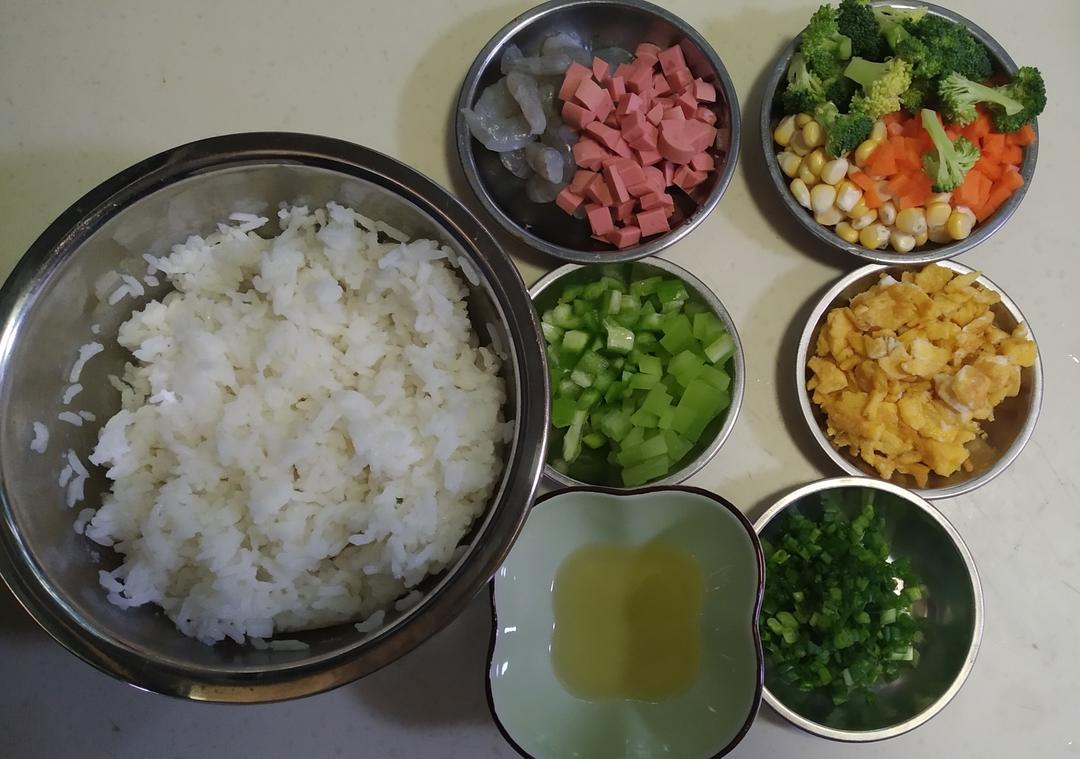 虾仁杂蔬炒饭的做法