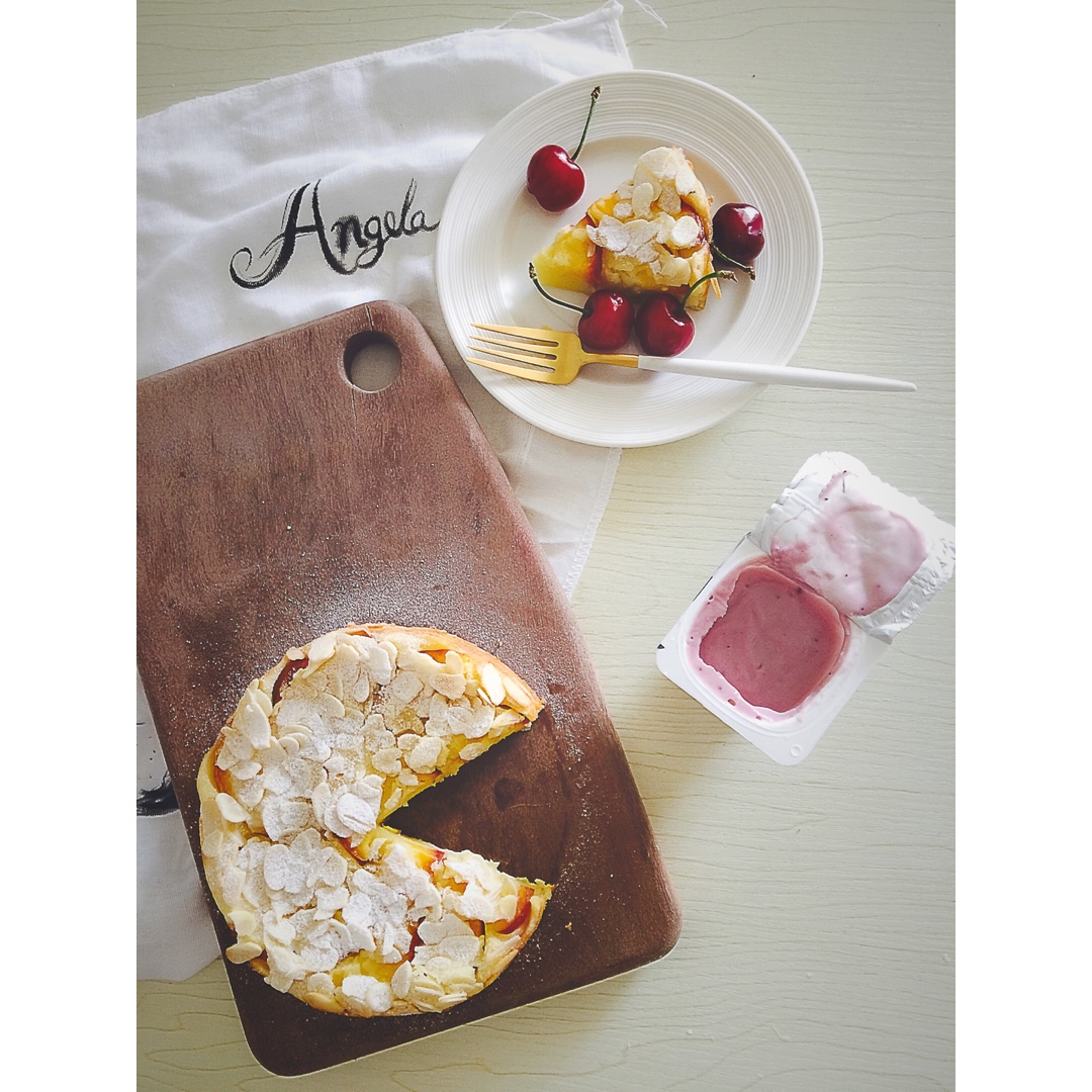 法国传统甜点啤梨杏仁克拉芙缇