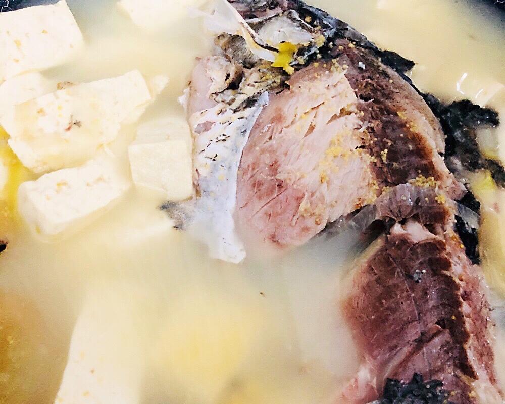 鲫鱼豆腐汤
