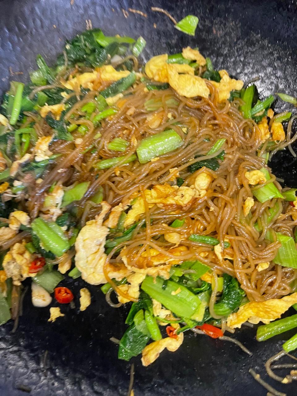 小白菜鸡蛋炒粉条的做法 步骤8