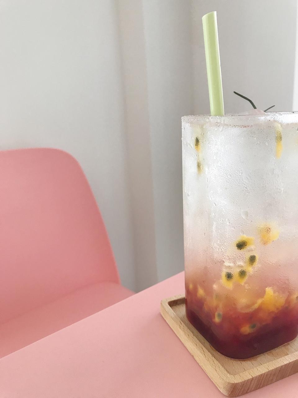 树莓薄荷气泡水