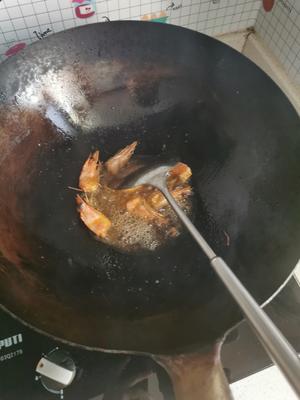 白菜炒大虾🦐的做法 步骤2