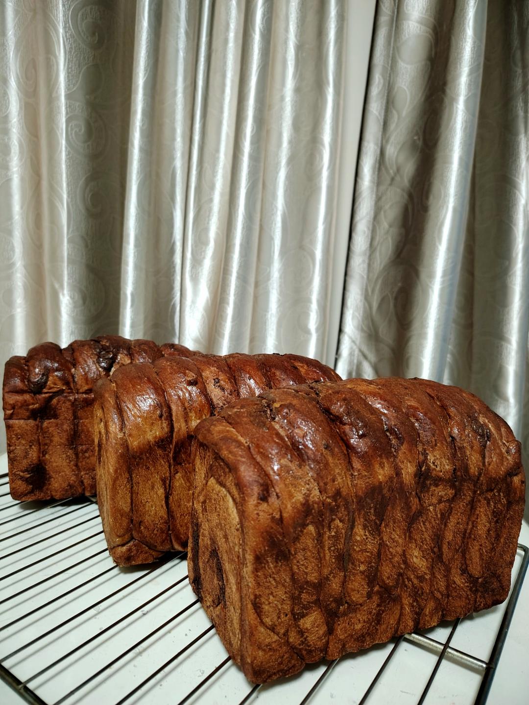 三重巧克力旋风吐司，不放巧克力的吐司怎么能叫巧克力吐司？