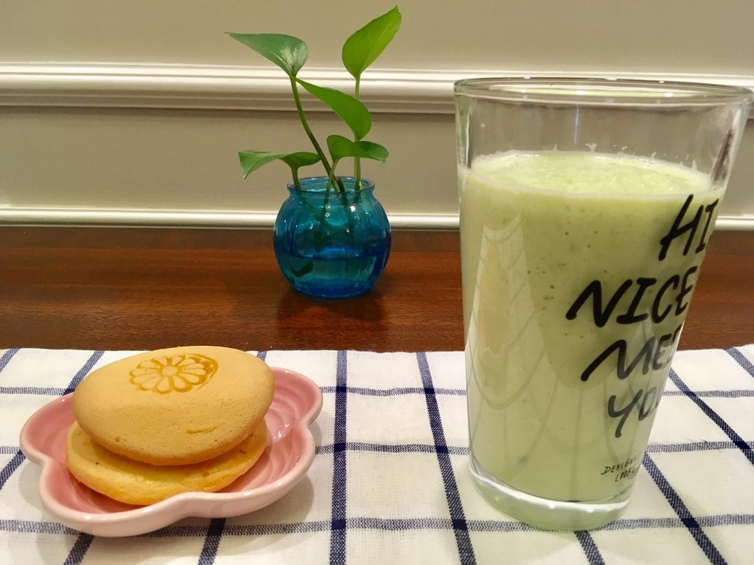 苹果牛油果奶昔