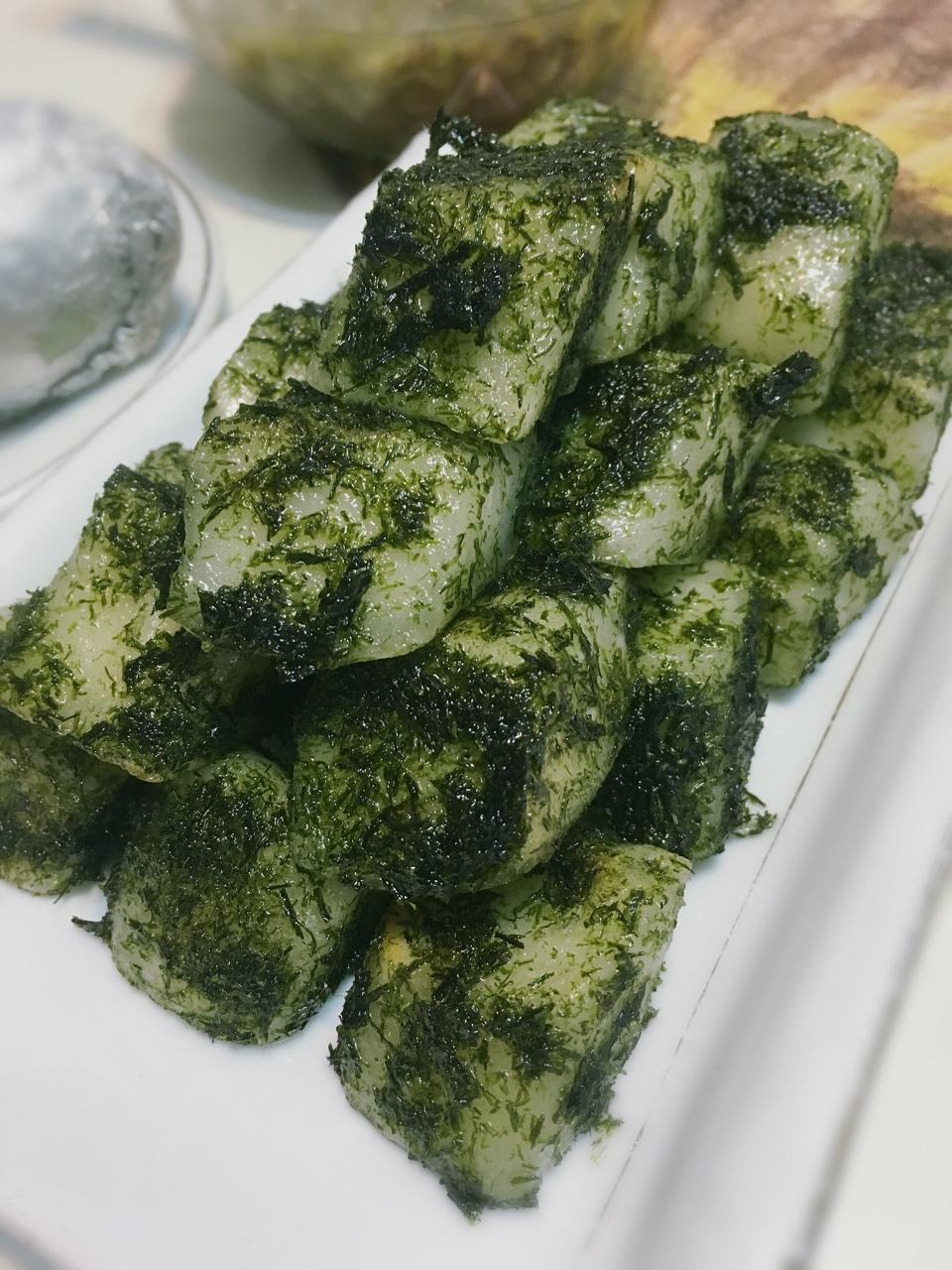 ら世界这么乱╮装纯给谁看做的苔条年糕