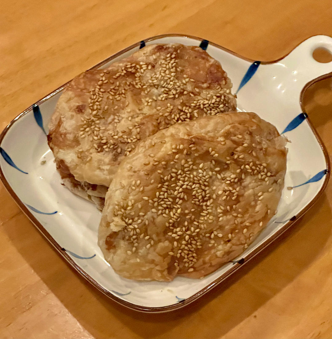 不用和面的快手锅盔，猪肉洋葱锅盔（手抓饼版），酥掉渣超好吃，凉了也不硬