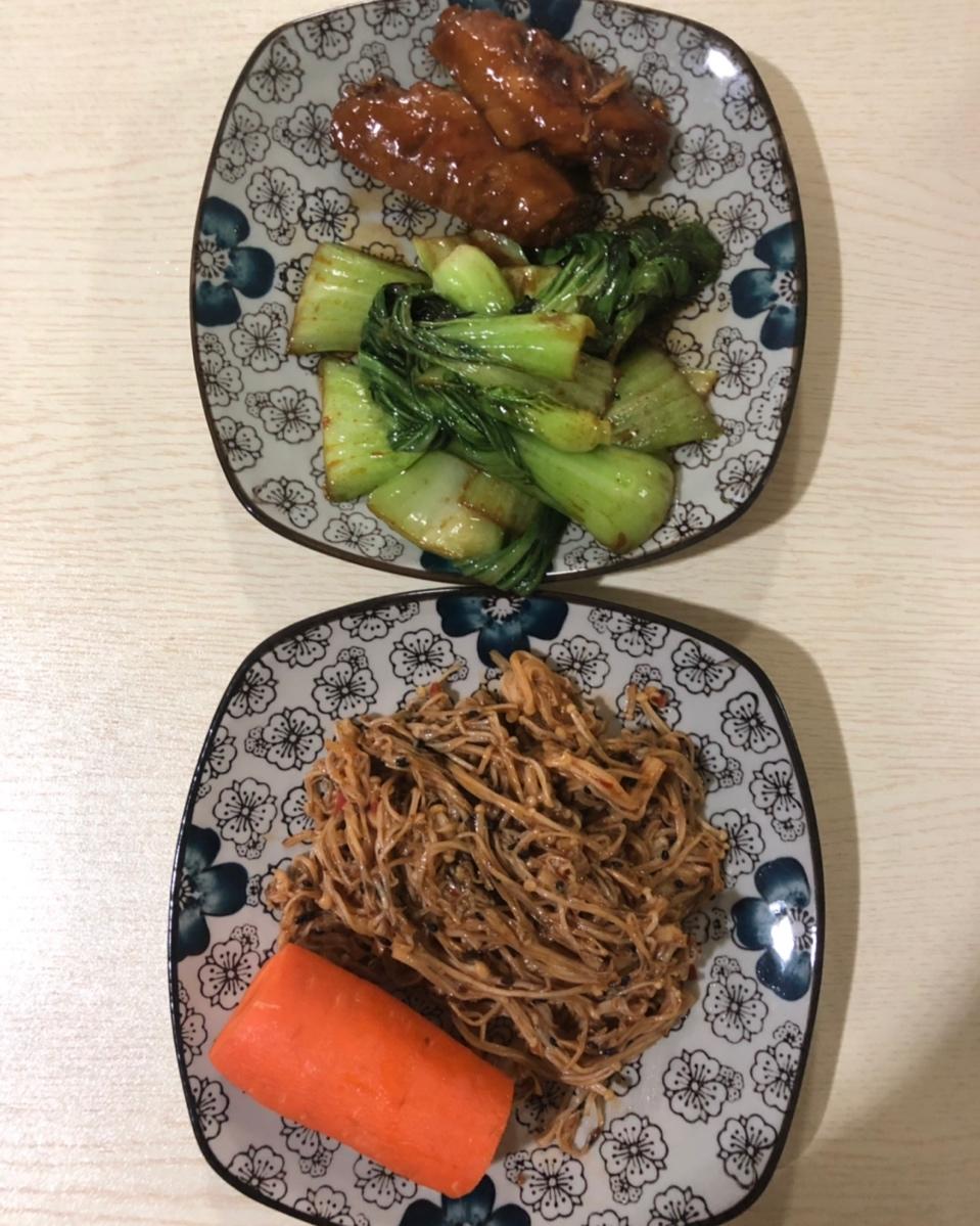 凉拌菠菜金针菇