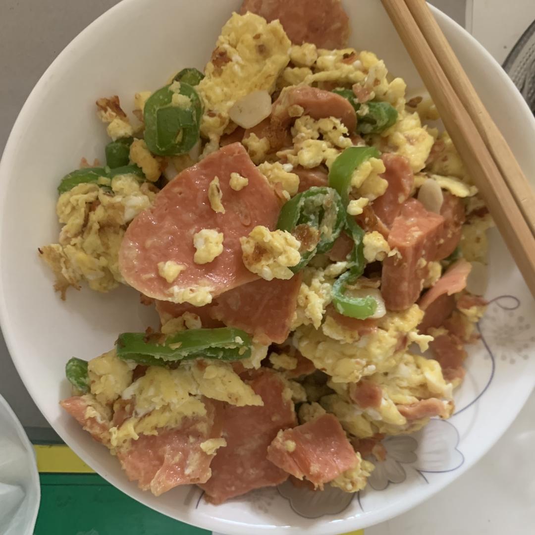 快手菜-青椒鸡蛋炒火腿