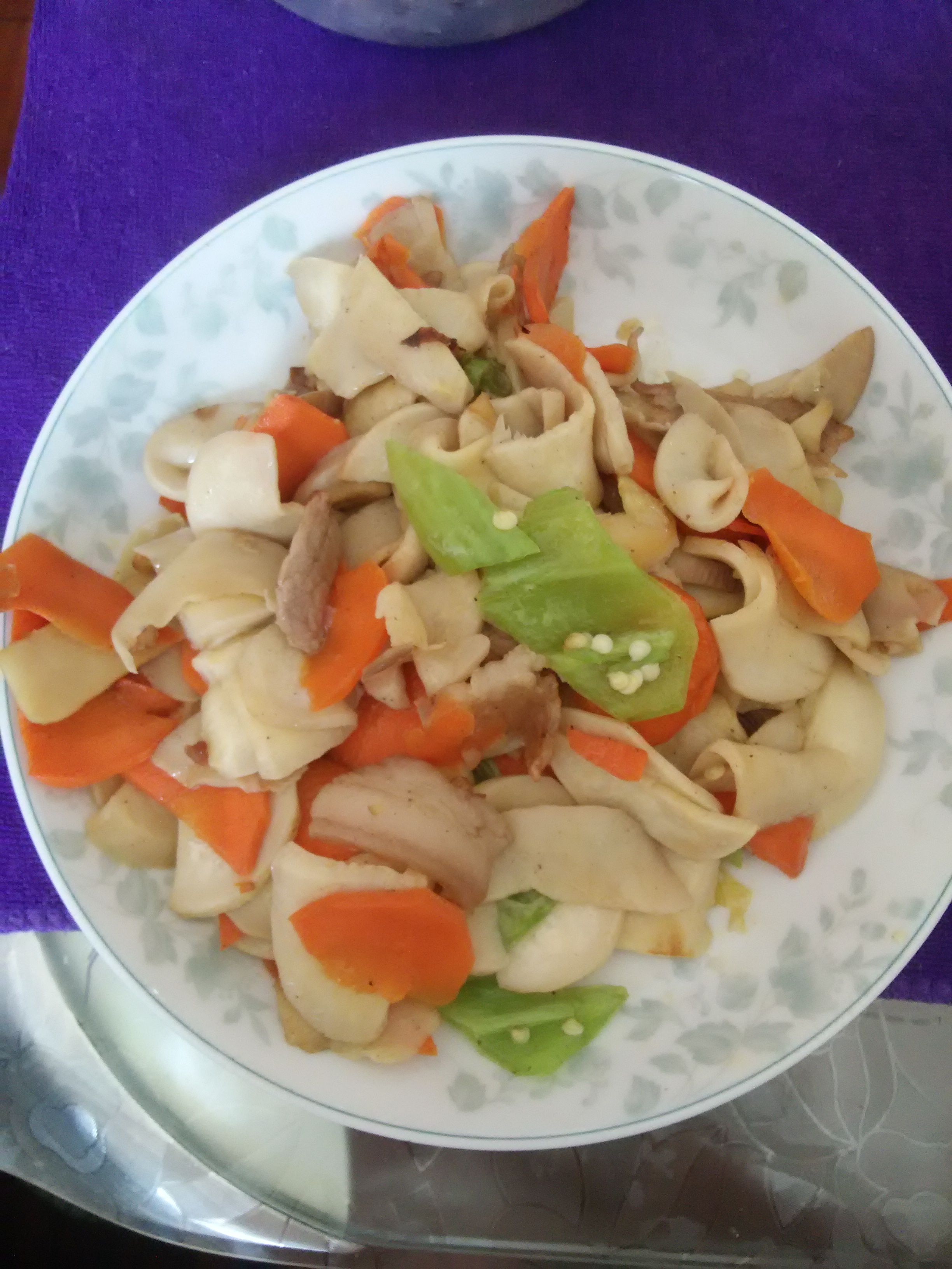 胡萝卜炒杏鲍菇