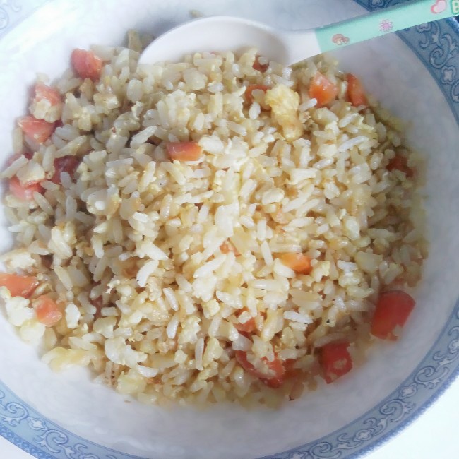 粒粒黄金腊肠炒饭（简易版）