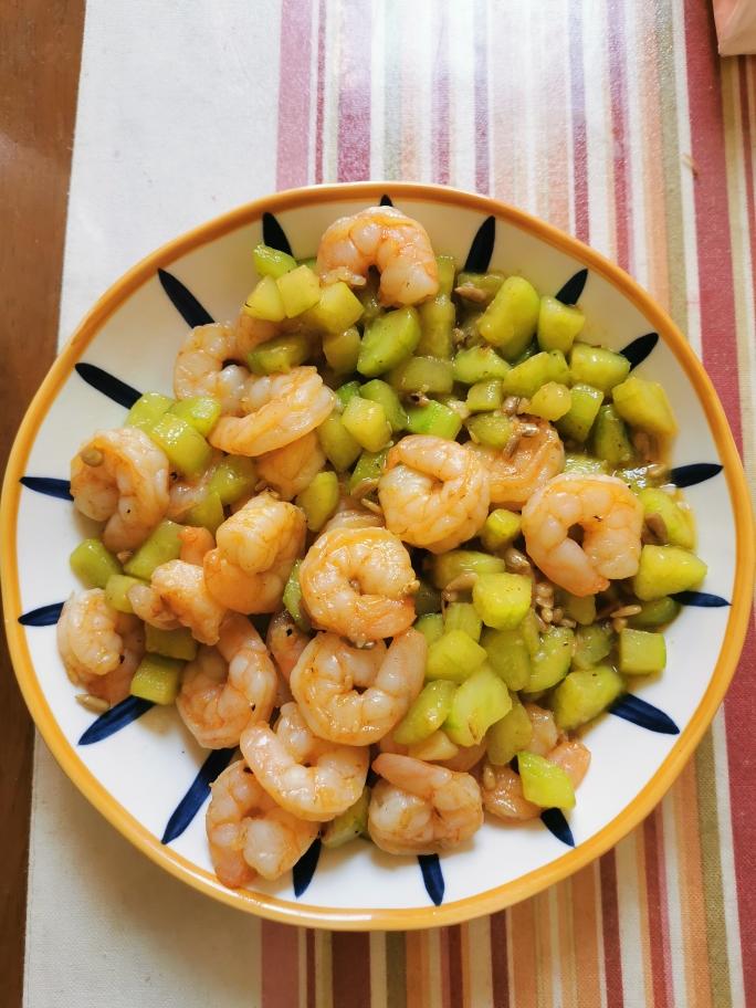 黄瓜清炒虾仁的做法