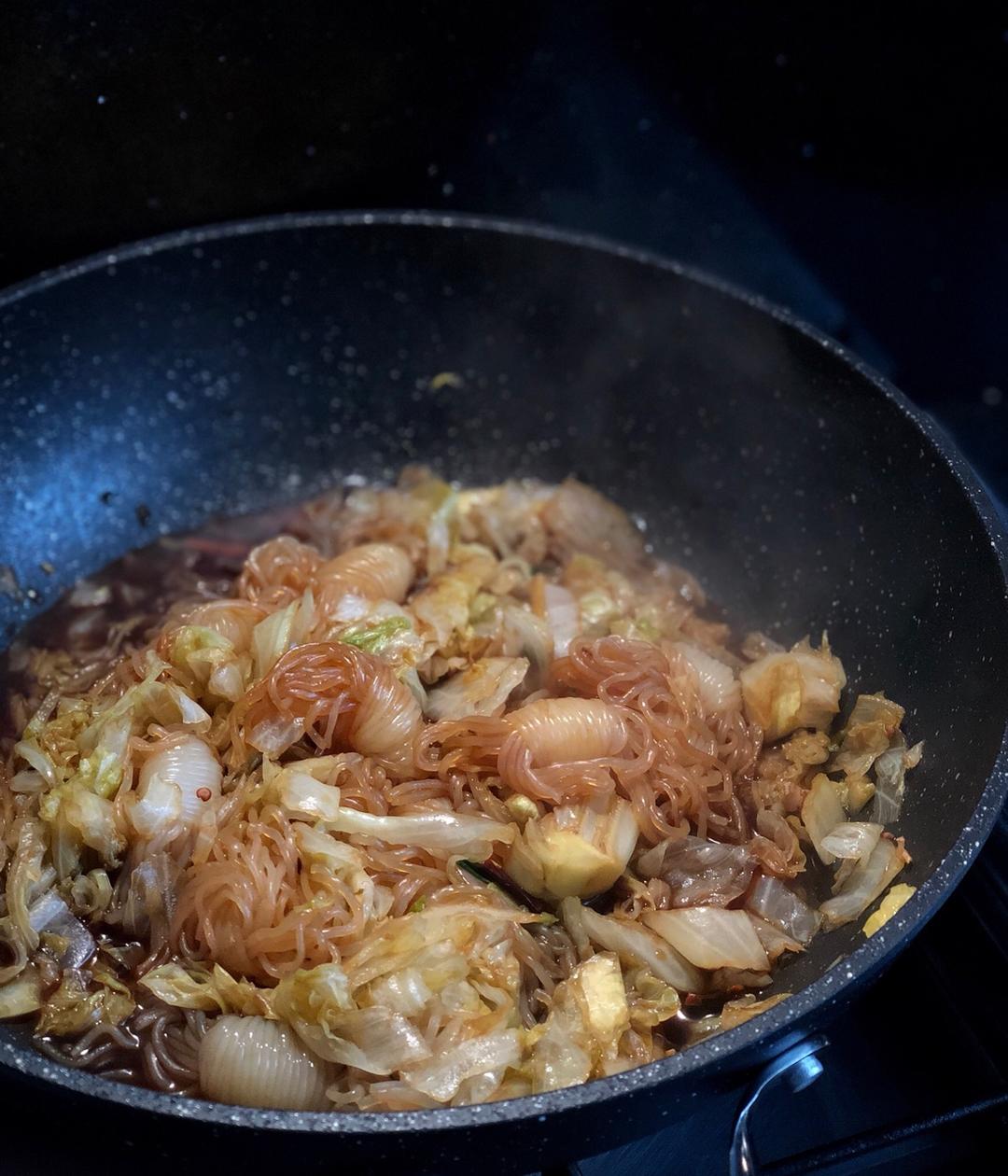 卷心菜炒粉丝 Glass noodles with Cabbage