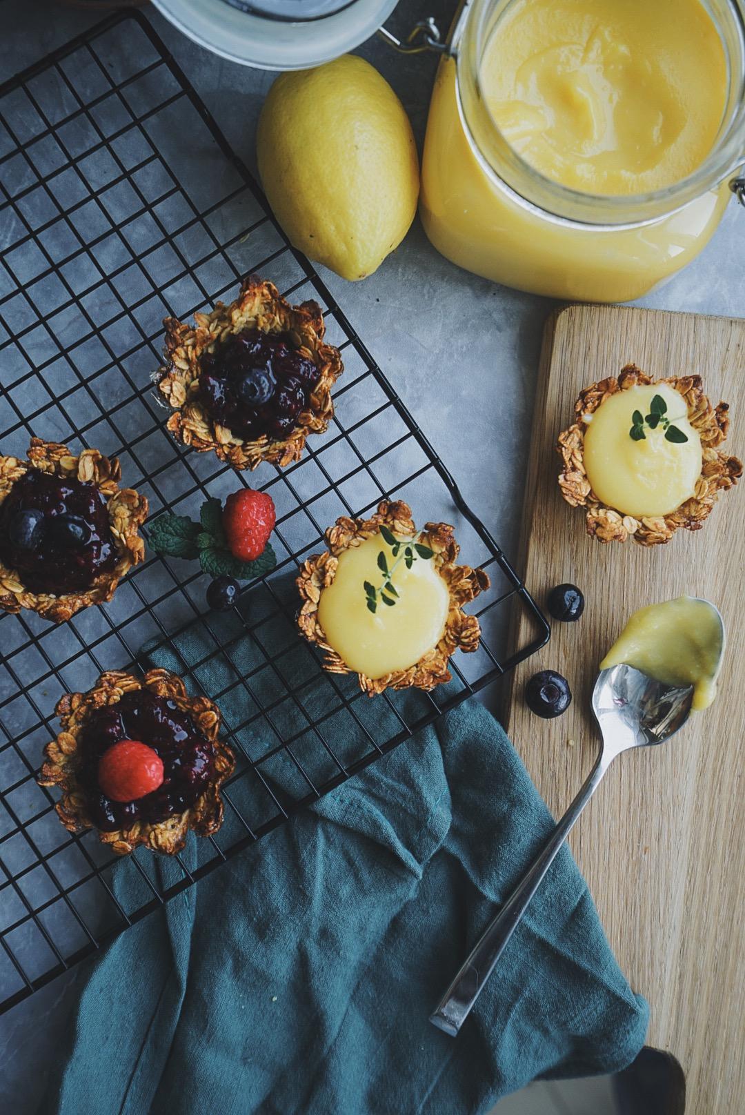 柠檬燕麦挞. Lemon curd tarts.