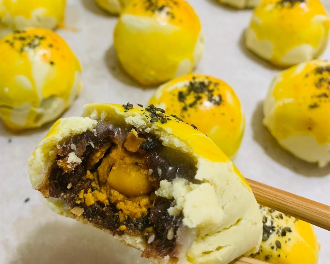 麻薯夹心蛋黄菠萝酥