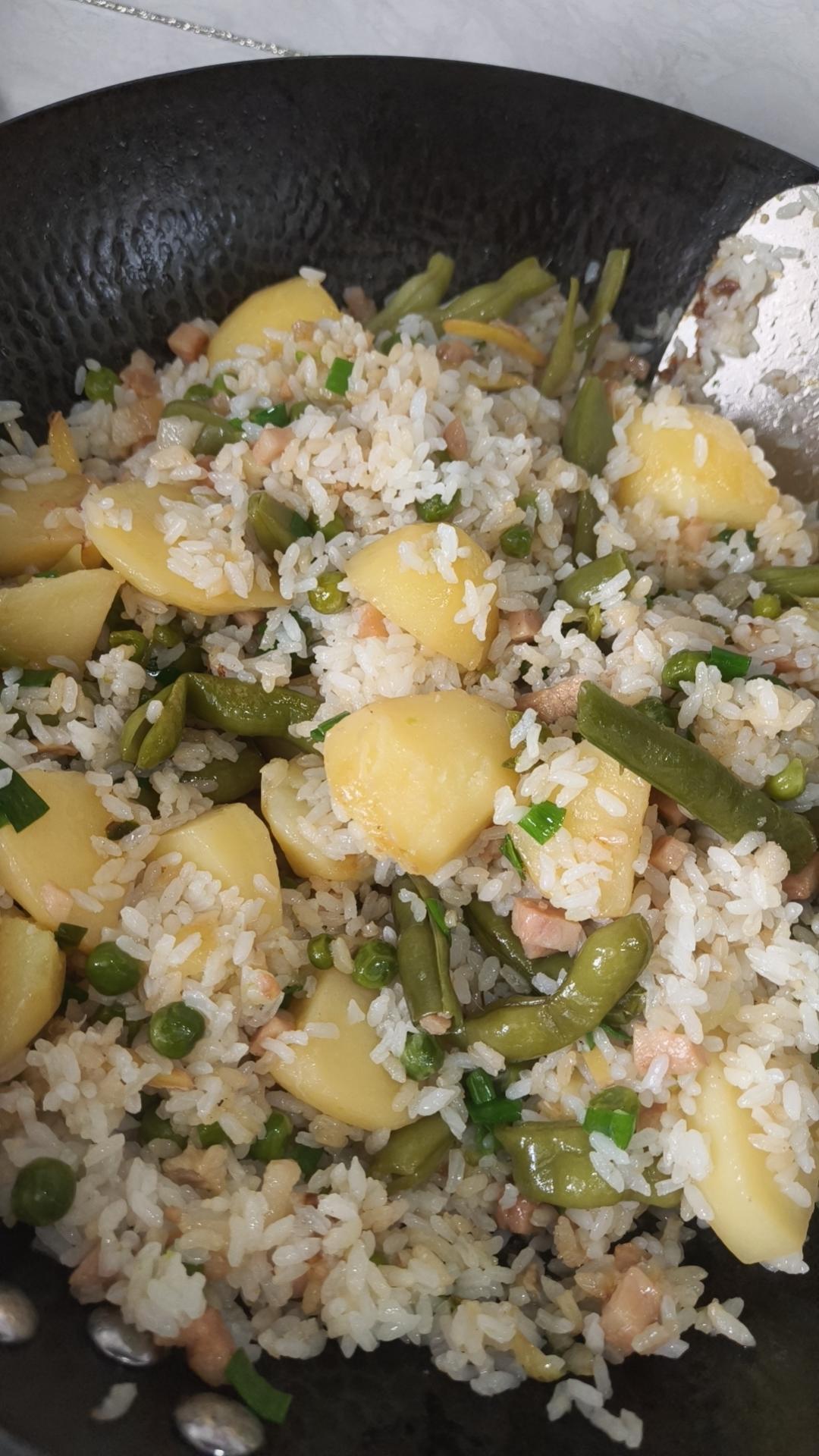 土豆饭，香掉牙的锅巴洋芋饭