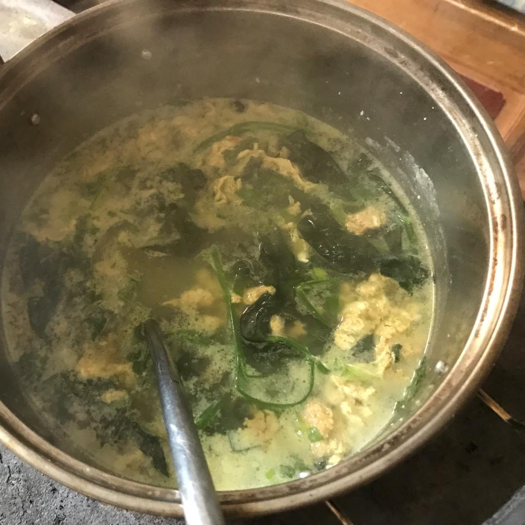 金蛋菠菜汤