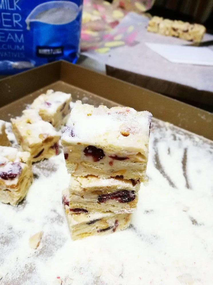 多种口味的雪花酥