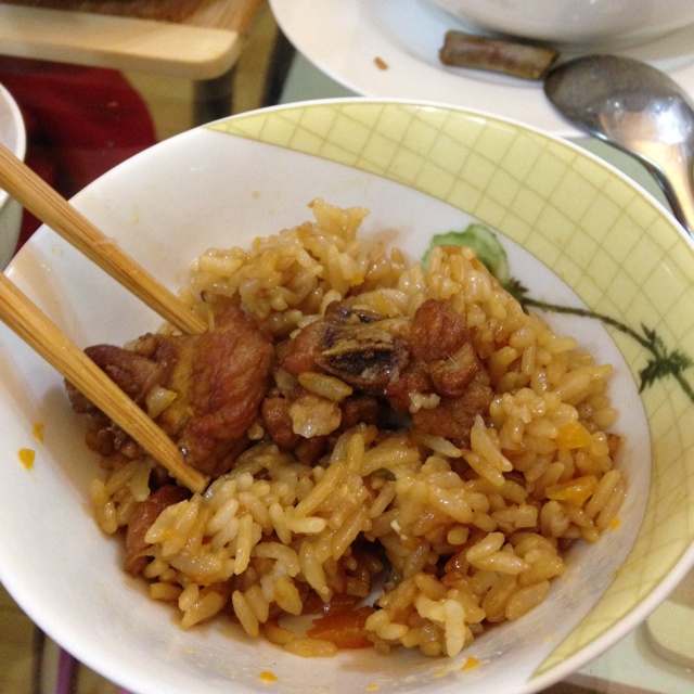 喷香排骨焖饭（爆好吃）
