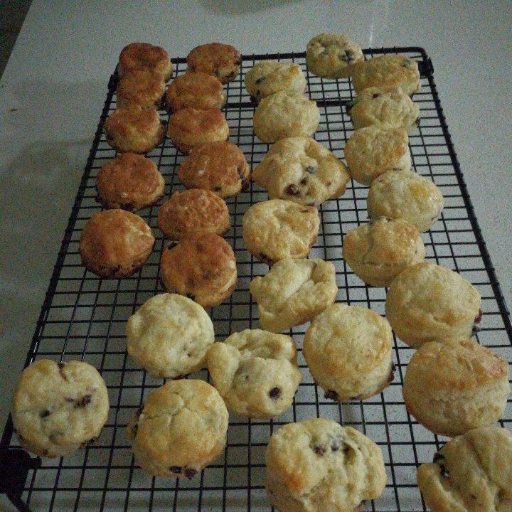 【视频】3分钟 奶油司康Scone(可能是世界上最快手的司康) 消耗淡奶油～
