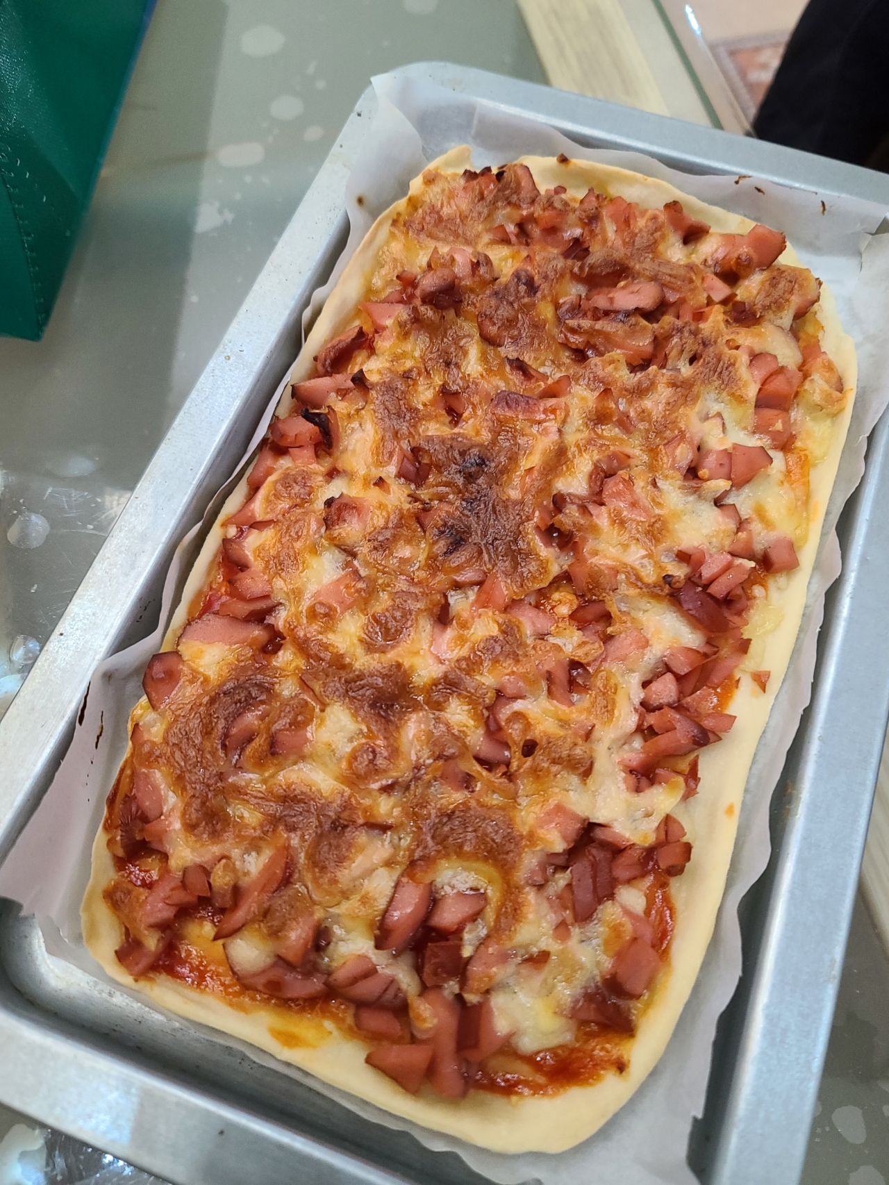 自用配方：脆皮肠芝士番茄薄底披萨的做法 步骤2