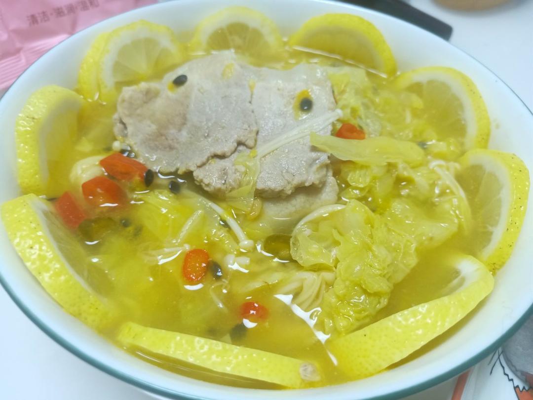 酸爽柠檬百香果鱼片汤