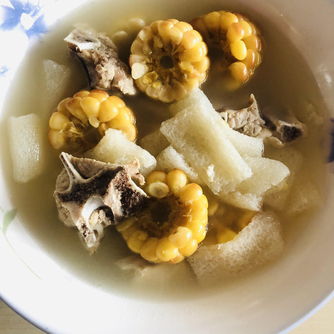 玉米竹荪排骨汤