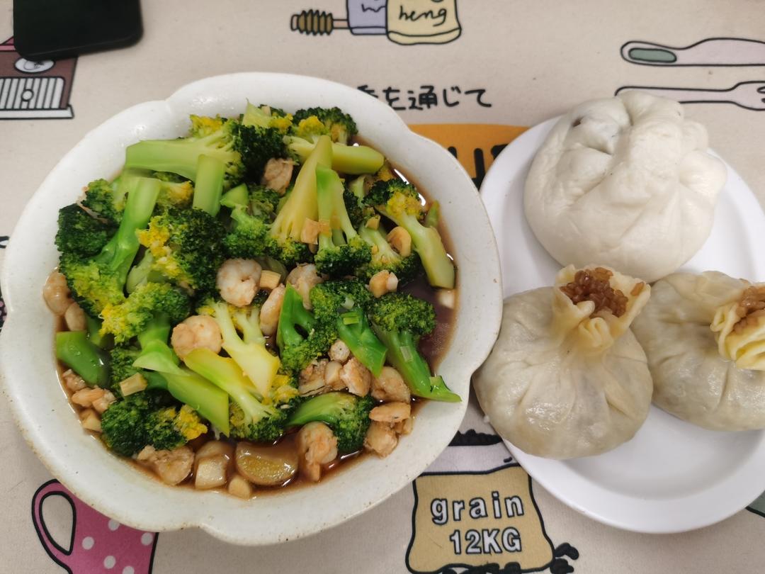 减肥去脂的西兰花炒虾仁