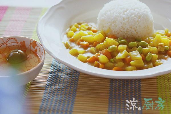 鸡肉咖喱饭+梅子酒的做法