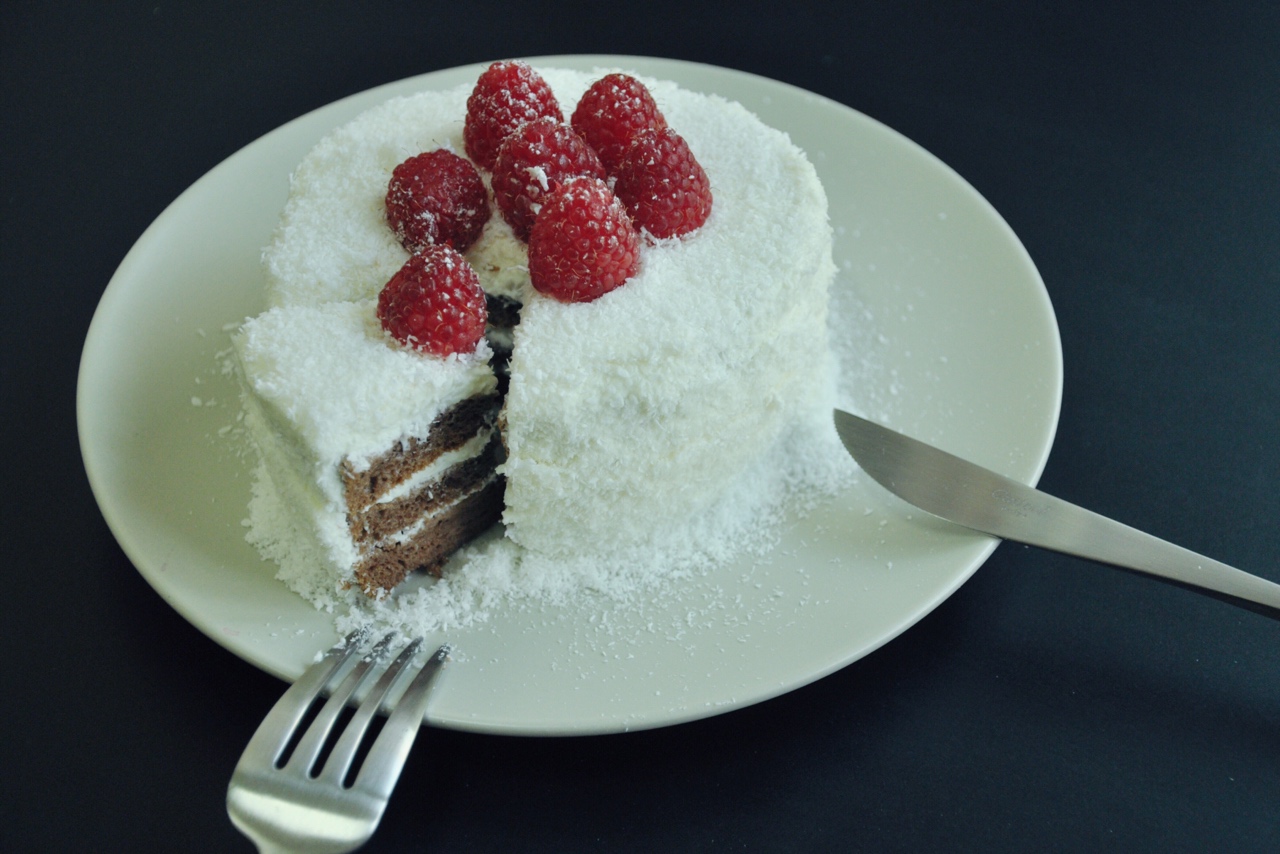 树莓椰蓉可可蛋糕的做法