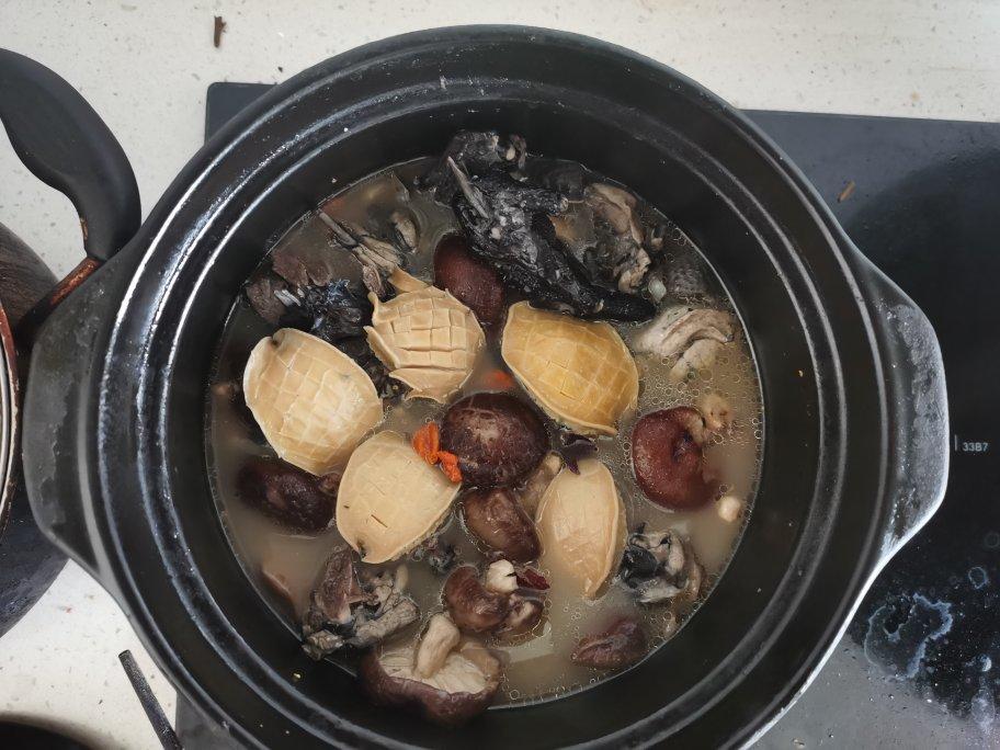 滋补鲍鱼鸡汤